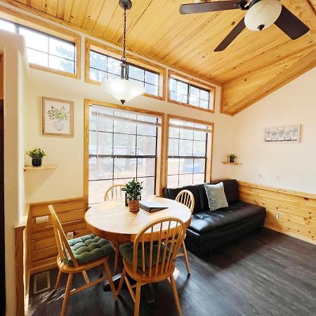Sally'S Cabin Is A Quaint Two Bedroom Tiny Home Woodland Park Dış mekan fotoğraf
