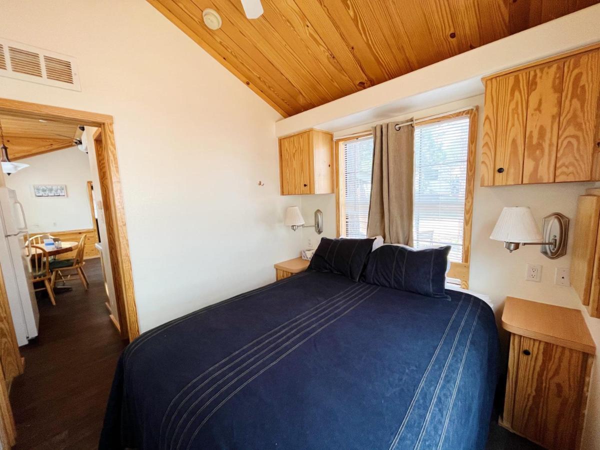 Sally'S Cabin Is A Quaint Two Bedroom Tiny Home Woodland Park Dış mekan fotoğraf