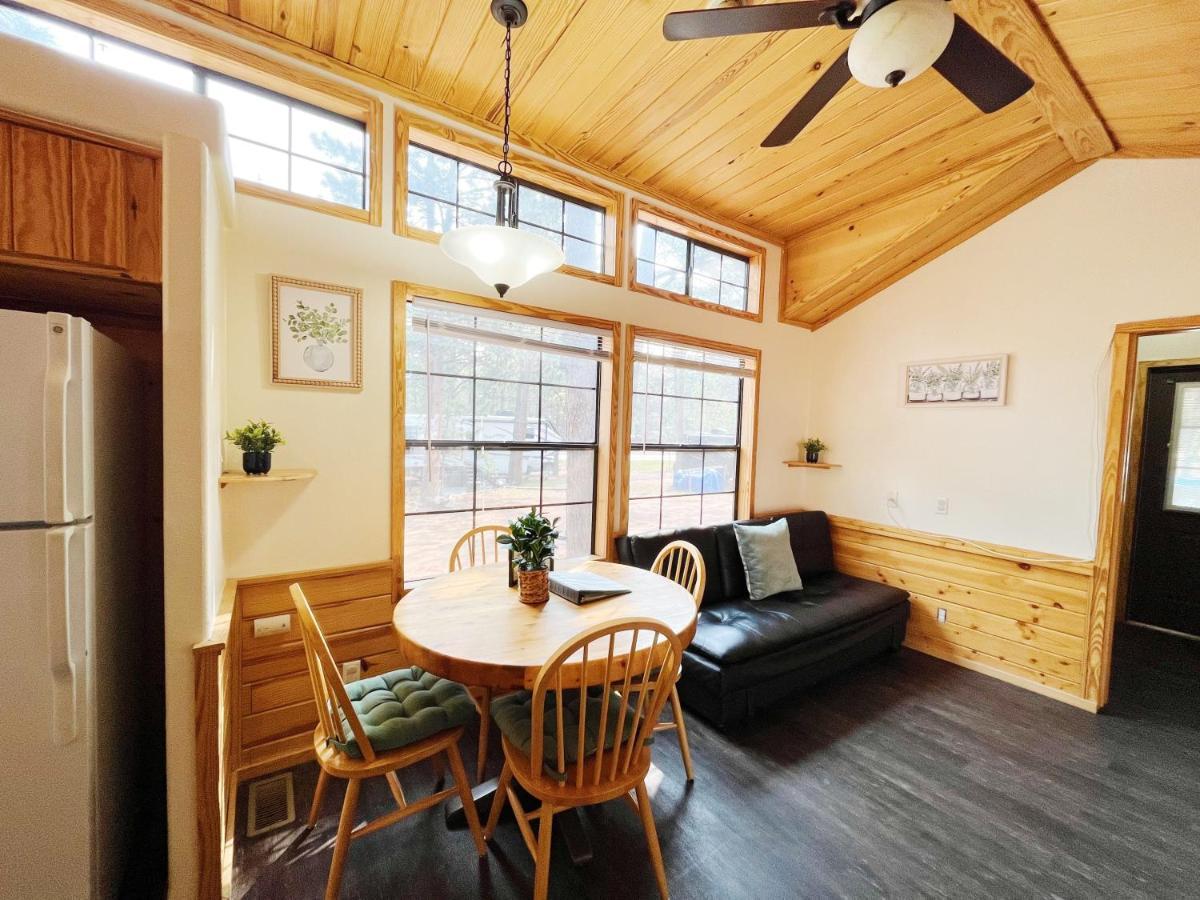 Sally'S Cabin Is A Quaint Two Bedroom Tiny Home Woodland Park Dış mekan fotoğraf